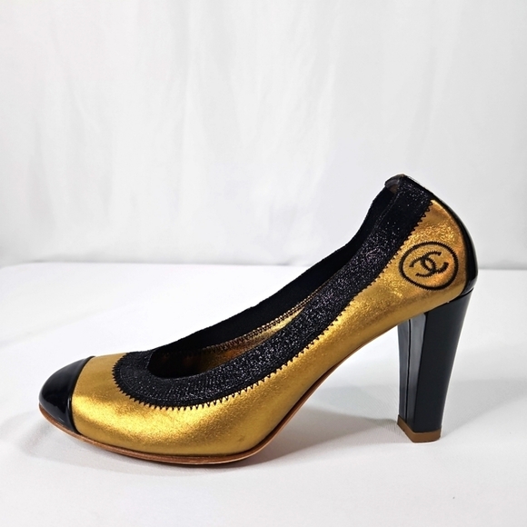 Chanel Metallic Lambskin Gold & Black Womens Heels Size 37 - Picture 1 of 8